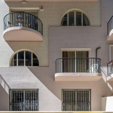 Spacious 3 Bedroom Apartment In The Heart Of St Julians Saint Julian's Exterior photo