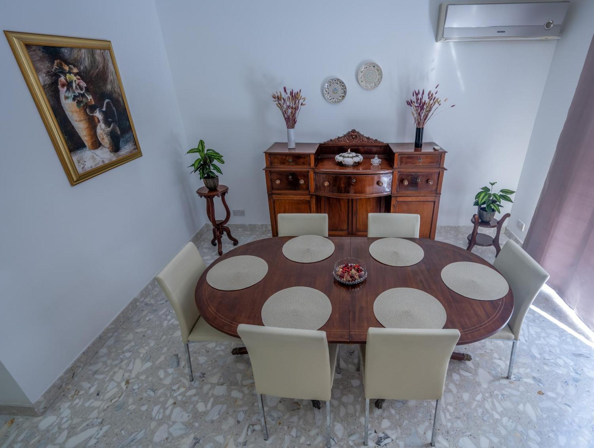 Spacious 3 Bedroom Apartment In The Heart Of St Julians Saint Julian's Exterior photo