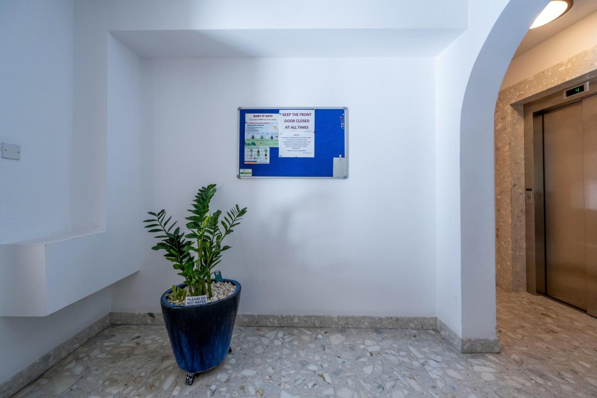 Spacious 3 Bedroom Apartment In The Heart Of St Julians Saint Julian's Exterior photo